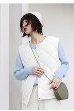 Load image into Gallery viewer, "Clearance seconds kill 136 yuan without refund or change" autumn and winter solid color down vest sleeveless down jacket 2997 for women