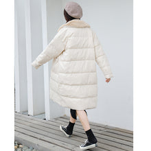 Load image into Gallery viewer, [Clearance Seconds Kill 286 Yuan, No Refund, No Exchange] Spliced Wool Neck Down Jacket Female White Duck Down Medium Long Jacket 3019