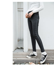 Load image into Gallery viewer, "48 yuan will not refund or change the clearance at the end of the season" in autumn and winter plus velvet trousers for women, casual denim leggings 5821