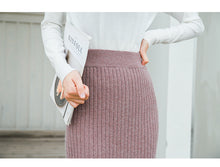 Load image into Gallery viewer, [Clearing the warehouse and killing 56 yuan per second without refund or exchange] Button skirt knitted half-length half-length half-length one-step skirt 666