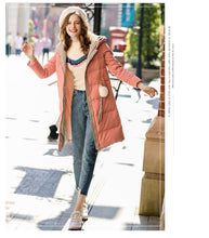 Load image into Gallery viewer, [ Journal of the Philippines] 2018 Winter new women's thickening warm jacket White Eider Lady with cap down jacket 97132