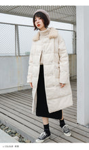 Load image into Gallery viewer, [Clearance Seconds Kill 286 Yuan, No Refund, No Exchange] Spliced Wool Neck Down Jacket Female White Duck Down Medium Long Jacket 3019