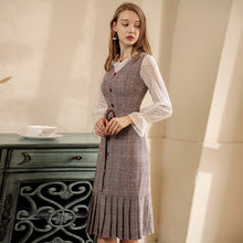Load image into Gallery viewer, 2018 new brand women's wear round collar pleated skirt with warm temperament and light maturity dress 69377