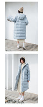 Load image into Gallery viewer, [Clearing the warehouse and killing 326 yuan per second without refund or replacement] Female 3025 with medium and long white duck down jacket
