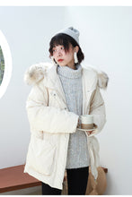 Load image into Gallery viewer, [Clearance Seconds Kill 266 Yuan, No Refund, No Exchange] Fox Wool Collar Loose White Duck Down Jacket Female 3029