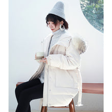 Load image into Gallery viewer, [Clearing the storehouse and killing 256 yuan per second without refund or replacement] Female Big Fox Down Garment with Fur Collar and Cap Jacket 3030
