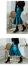 Load image into Gallery viewer, Golden velvet fishtail skirt 8886