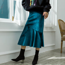 Load image into Gallery viewer, Golden velvet fishtail skirt 8886