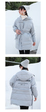 Load image into Gallery viewer, [Clearing the storehouse and killing 256 yuan per second without refund or replacement] Female Big Fox Down Garment with Fur Collar and Cap Jacket 3030