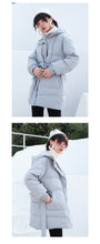 Load image into Gallery viewer, [Clearing the storehouse and killing 256 yuan per second without refund or replacement] Female Big Fox Down Garment with Fur Collar and Cap Jacket 3030