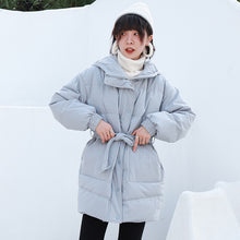 Load image into Gallery viewer, [Clearing the storehouse and killing 256 yuan per second without refund or replacement] Female Big Fox Down Garment with Fur Collar and Cap Jacket 3030