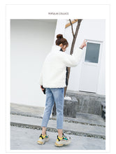 Load image into Gallery viewer, [Clearing the warehouse and killing 69 yuan per second without refund or exchange] Women's warm short cotton jacket 2276 with lamb wool and cotton clothes spliced together