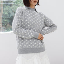 Load image into Gallery viewer, A sweater for women 2018 autumn and winter sable plaid long sleeve sweater fresh lapel sweater women 5173