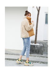 Load image into Gallery viewer, [Clearing the warehouse and killing 69 yuan per second without refund or exchange] Women's warm short cotton jacket 2276 with lamb wool and cotton clothes spliced together