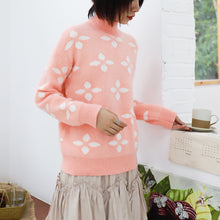Load image into Gallery viewer, Autumn and winter Korean crew neck macaroon small fresh ins snowflake sweater female pullover long sleeve loose knit 5172