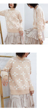 Load image into Gallery viewer, Autumn and winter Korean crew neck macaroon small fresh ins snowflake sweater female pullover long sleeve loose knit 5172