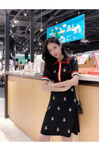 Load image into Gallery viewer, Summer 2019 new women's doll collar bee embroidered knit dress a generation of 8047