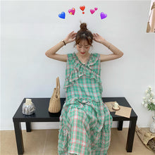Load image into Gallery viewer, Summer 2019 New Ladies'Lotus Leaf Edge V-collar Sleeveless Chequered Dress 8893