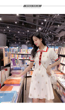 Load image into Gallery viewer, Summer 2019 new women's doll collar bee embroidered knit dress a generation of 8047