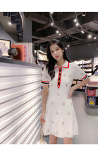 Load image into Gallery viewer, Summer 2019 new women's doll collar bee embroidered knit dress a generation of 8047