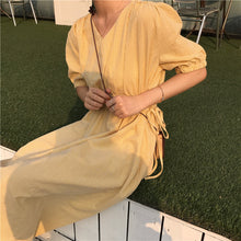 Load image into Gallery viewer, New women's dress of 2019 V-neck, short sleeve, plaid, retro foam sleeve, loose waist tie dress