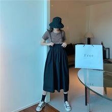 Load image into Gallery viewer, 2009 New Korean Version Loose Design Sense Slip Skirt Half-length Skirt + 100 Sets of Simple Card T-shirt 9923