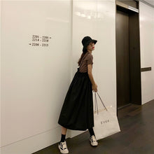 Load image into Gallery viewer, 2009 New Korean Version Loose Design Sense Slip Skirt Half-length Skirt + 100 Sets of Simple Card T-shirt 9923