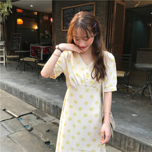 Load image into Gallery viewer, 2019 new retro wave printing high waist lace chiffon dress temperament V neck short sleeve slim dress