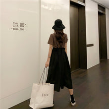 Load image into Gallery viewer, 2009 New Korean Version Loose Design Sense Slip Skirt Half-length Skirt + 100 Sets of Simple Card T-shirt 9923