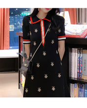 Load image into Gallery viewer, Summer 2019 new women's doll collar bee embroidered knit dress a generation of 8047