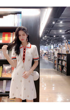 Load image into Gallery viewer, Summer 2019 new women's doll collar bee embroidered knit dress a generation of 8047