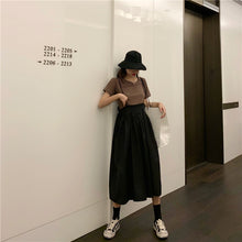 Load image into Gallery viewer, 2009 New Korean Version Loose Design Sense Slip Skirt Half-length Skirt + 100 Sets of Simple Card T-shirt 9923
