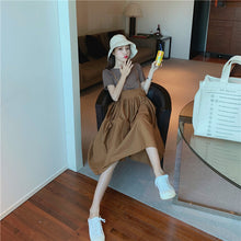 Load image into Gallery viewer, 2009 New Korean Version Loose Design Sense Slip Skirt Half-length Skirt + 100 Sets of Simple Card T-shirt 9923