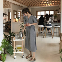 Load image into Gallery viewer, New women's dress of 2019 V-neck, short sleeve, plaid, retro foam sleeve, loose waist tie dress