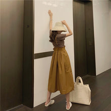 Load image into Gallery viewer, 2009 New Korean Version Loose Design Sense Slip Skirt Half-length Skirt + 100 Sets of Simple Card T-shirt 9923