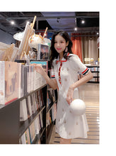 Load image into Gallery viewer, Summer 2019 new women's doll collar bee embroidered knit dress a generation of 8047