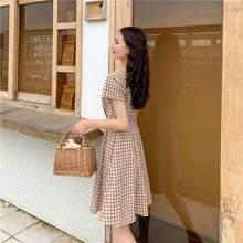 Load image into Gallery viewer, 2019 Korean version of small fresh Hong Kong green retro waist V-neck plaid dress 9920