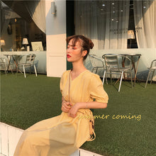 Load image into Gallery viewer, New women's dress of 2019 V-neck, short sleeve, plaid, retro foam sleeve, loose waist tie dress