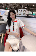 Load image into Gallery viewer, Summer 2019 new women's doll collar bee embroidered knit dress a generation of 8047